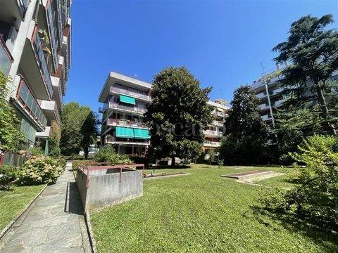 Quadrilocale in Via dei Ciclamini, Inganni, Milano