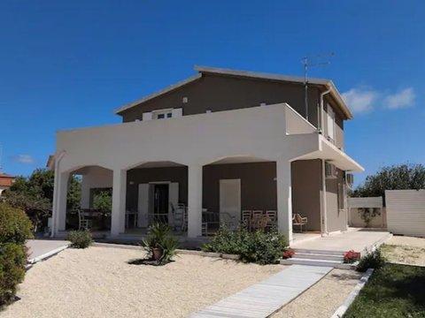 Villa in Via Dell'Aguglia, 18, Ognina, Siracusa