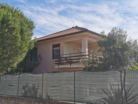 Villetta bifamiliare in Via dei Pini, 1, Agnone, Augusta