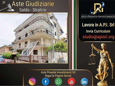 Appartamento su due piani in Via Leonardo Da Vinci, 42, Melito di Napoli