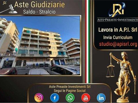 Quadrilocale in Via Michele Coppino, 94, Borgo Vittoria, Torino