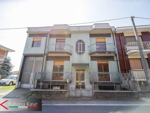 Appartamento in Via Pinetti, 30, Volpiano