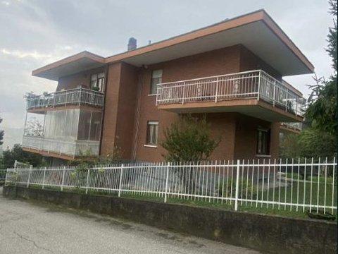 Quadrilocale in Via Maestra, 46, Pavarolo