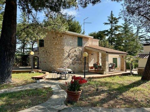 Villa in Viale Posta Milella s.n.c, Castel del Monte - Montegrosso - Boschetto, Andria