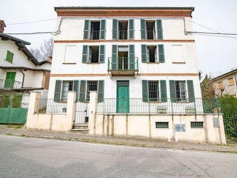 Appartamento in Via Roma, 44, Castana