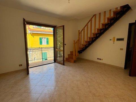 Quadrilocale in Via Gabriele D'Annunzio, 22, Centro, Grottaferrata