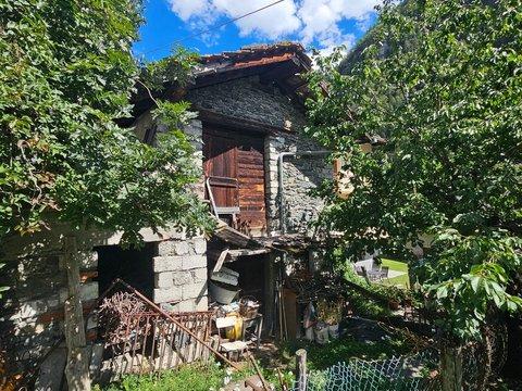 Casa indipendente in Frazione Buisson s.n.c, Antey Saint André