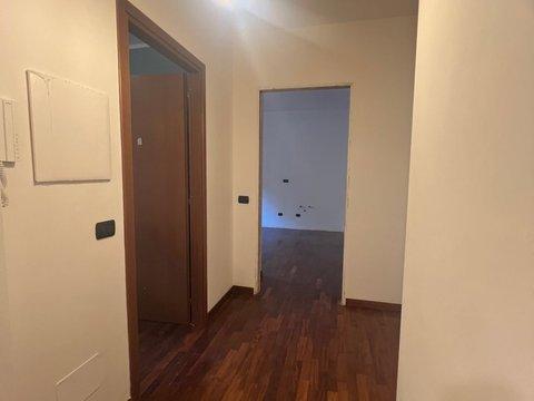 Trilocale in Corso San Gottardo, 20, Gottardo, Milano