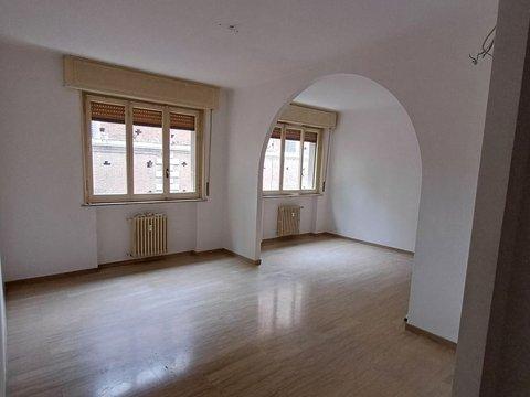 Quadrilocale in Largo Brigata Piacenza, 24, Cittadella - Daturi - Tribunale, Piacenza