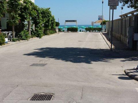 Trilocale in Via C. Colombo, 98, Zona Centrale, Silvi