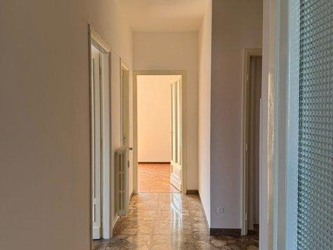 Trilocale in Via Martiri della Libertà, Gran Madre di Dio, Torino