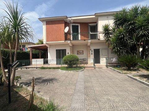 Casa indipendente in Viale Daniele Ricciarelli s.n.c, Pineta Grande - Baia Verde, Castel Volturno
