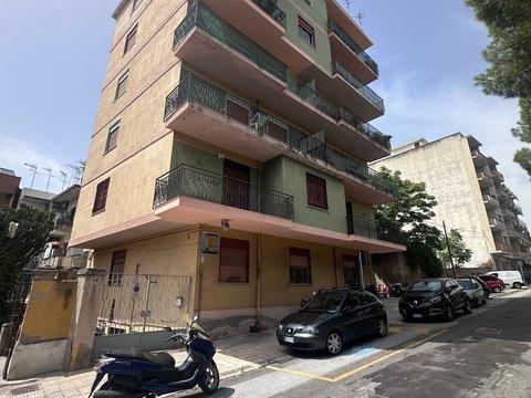 Quadrilocale in Via Camuglia Cola s.n.c, Marina Messina - Regina Margherita - Via Garibaldi , Messina