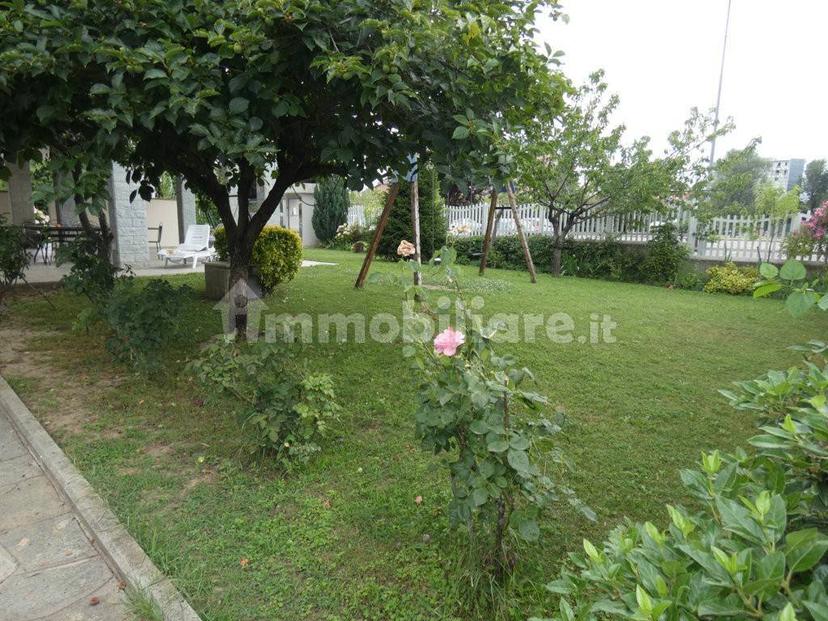 Villa plurifamiliare, ottimo stato, 700 m², Centro, Orbassano