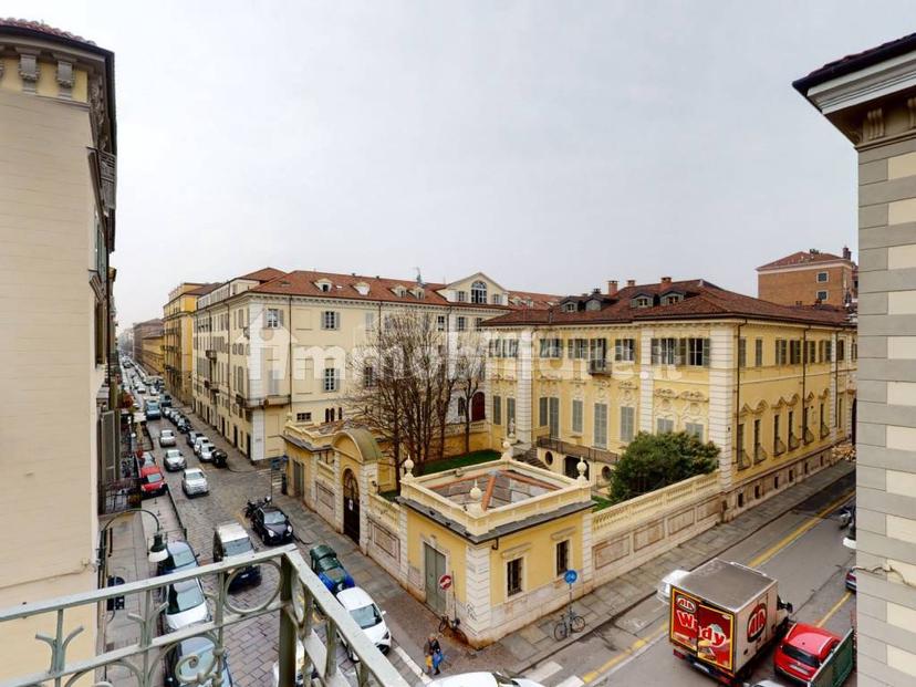 Quadrilocale via San Massimo 5/B, Via della Rocca, Torino