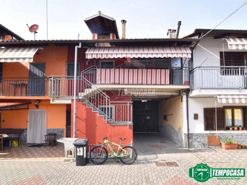 Trilocale vicolo Bugella 8, Centro, Caselle Torinese — foto 4 di 16