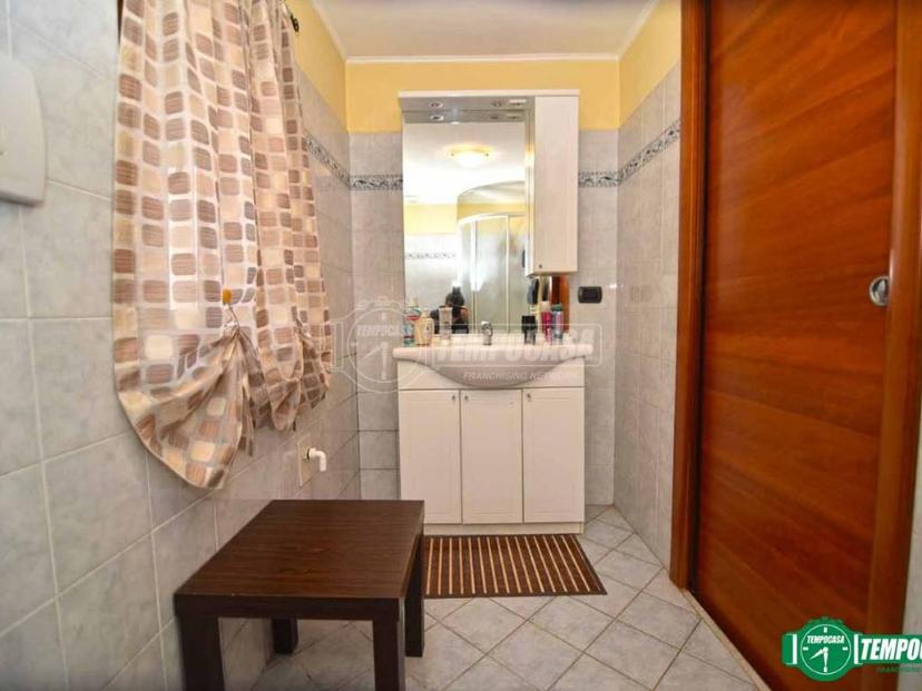 Trilocale vicolo Bugella 8, Centro, Caselle Torinese — foto 5 di 16