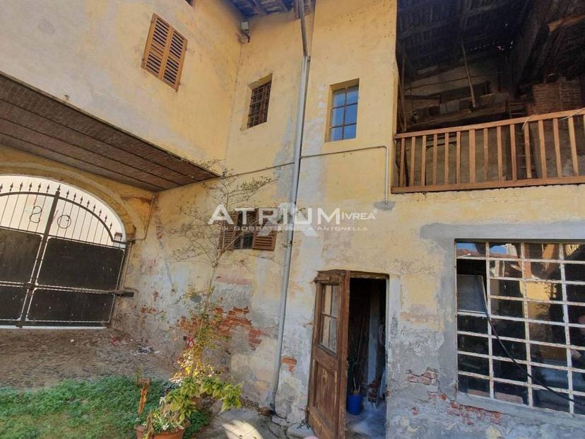 Terratetto plurifamiliare 650 m², da ristrutturare, Albiano d'Ivrea