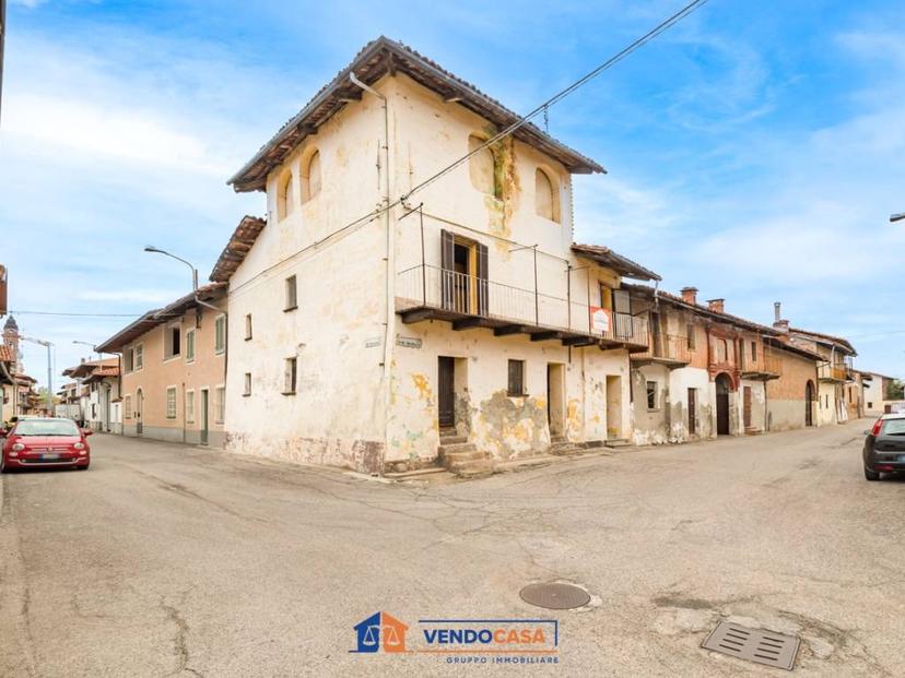 Terratetto unifamiliare via Fratelli Mottura 22, Centro, Villafranca Piemonte