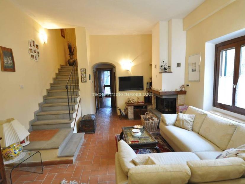 Casa colonica via Colle d'Agnola, San Casciano in Val di Pesa