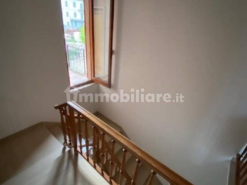 Villa unifamiliare, da ristrutturare, 399 m², Pretura - Sanzio, Empoli