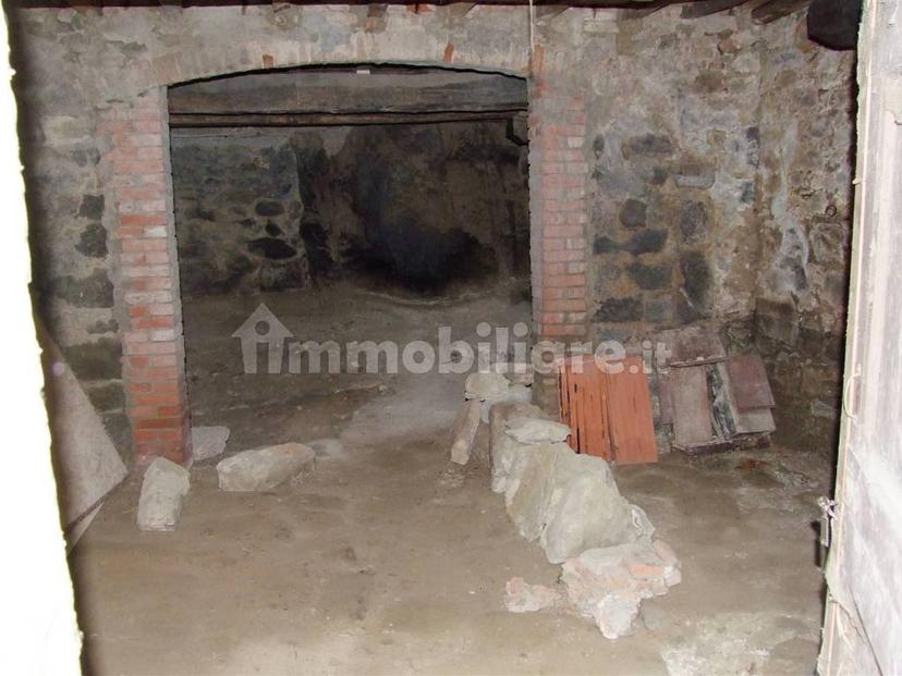 Appartamento da ristrutturare, su più livelli, Dicomano