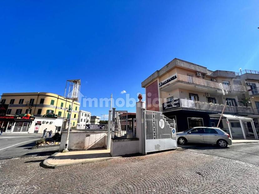 Trilocale via Miliscola 133, Arco Felice, Pozzuoli