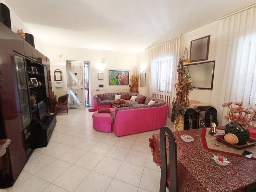 Villa bifamiliare via verdi 14, Centro, Pomigliano d'Arco