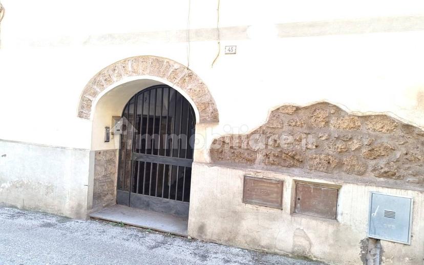 Loft via Camillo Benso di Cavour, Centro, Caprarola — foto 2 di 34