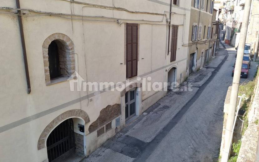 Loft via Camillo Benso di Cavour, Centro, Caprarola — foto 24 di 34