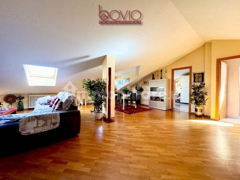 Trilocale via La Valle 21, Centro, San Mauro Torinese