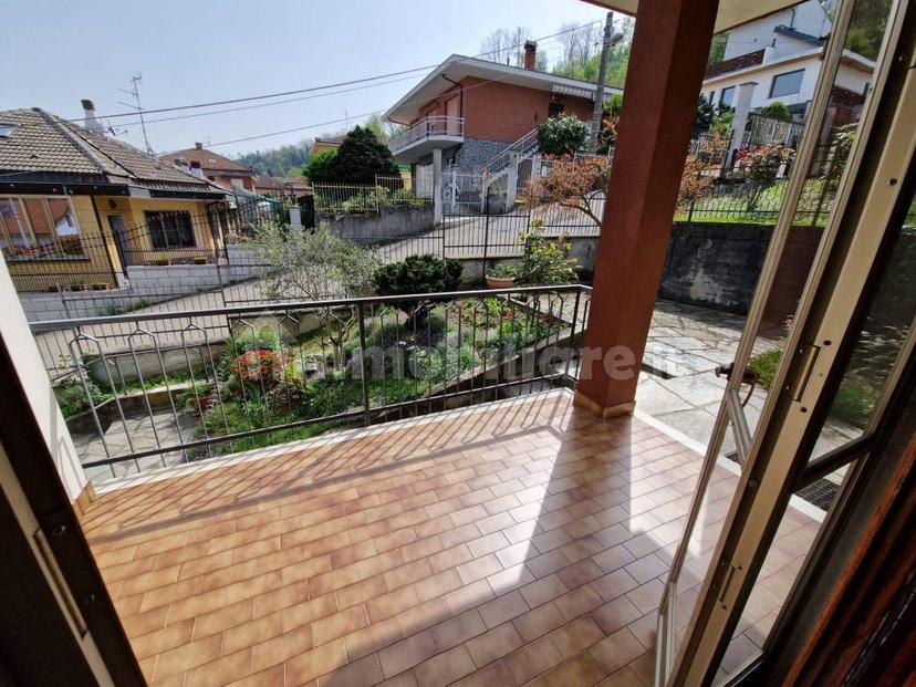 Villa bifamiliare via Giacomo Puccini 10, Centro, Castiglione Torinese