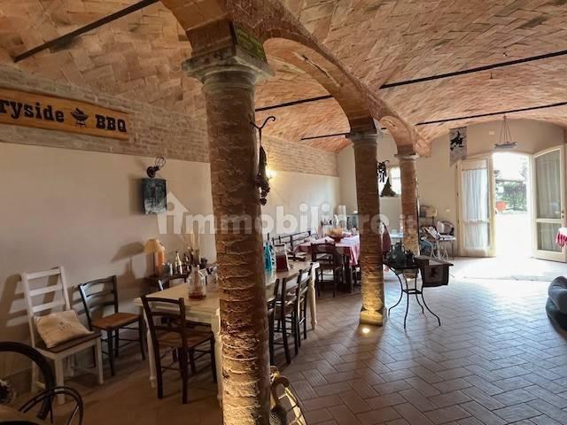 Villa plurifamiliare via Medesano, Castel Guelfo di Bologna
