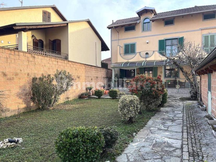 Villa unifamiliare via Camillo Benso di Cavour 22, Brandizzo
