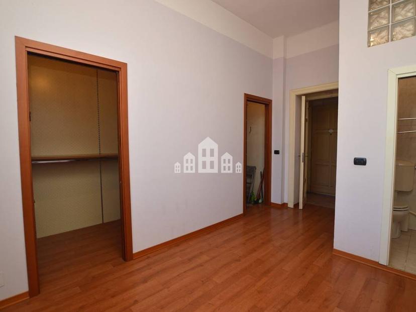 Quadrilocale viale Camillo Olivetti 6, Centro, Agliè