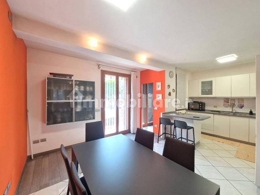 Terratetto unifamiliare 155 m², ottimo stato, Centro, Calenzano