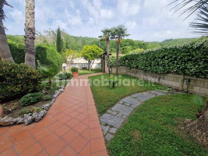 Villa a schiera via Santa Maria in Duno 200, Quarto