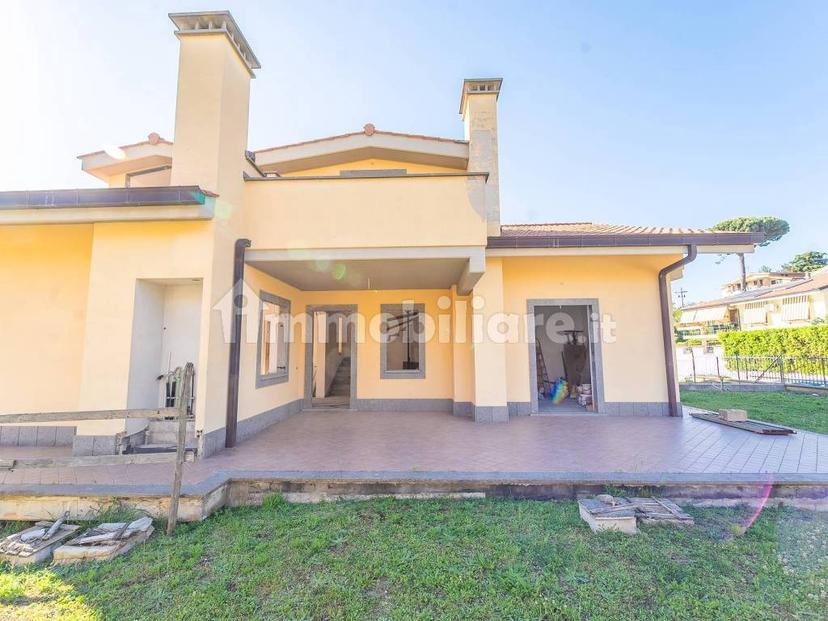 Villa bifamiliare via delle Ortensie, Centro, Rocca di Papa — foto 2 di 37