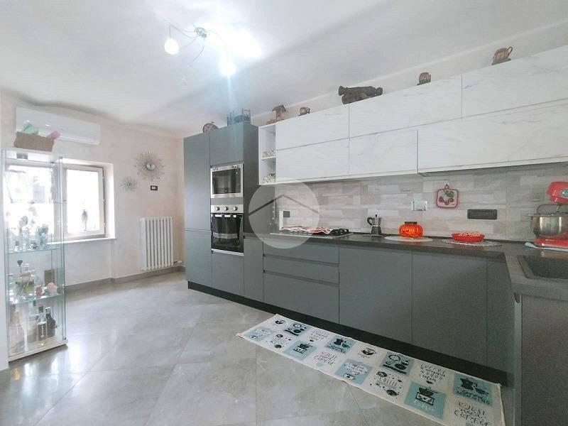 Trilocale via costituente 21, Centro, Borgaro Torinese