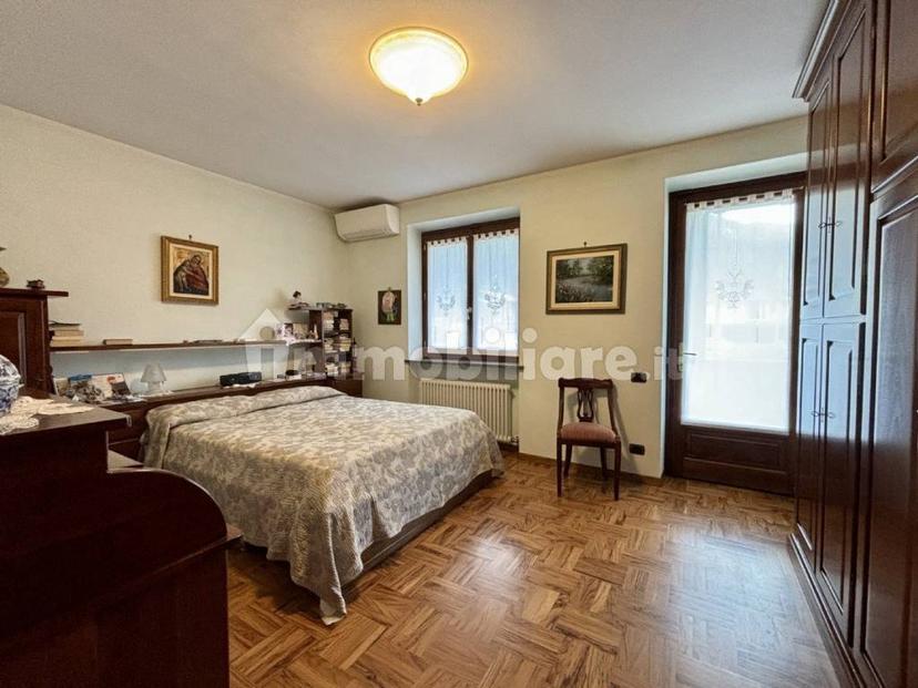 Villa bifamiliare via Monte Bianco, Centro, Borgofranco d'Ivrea