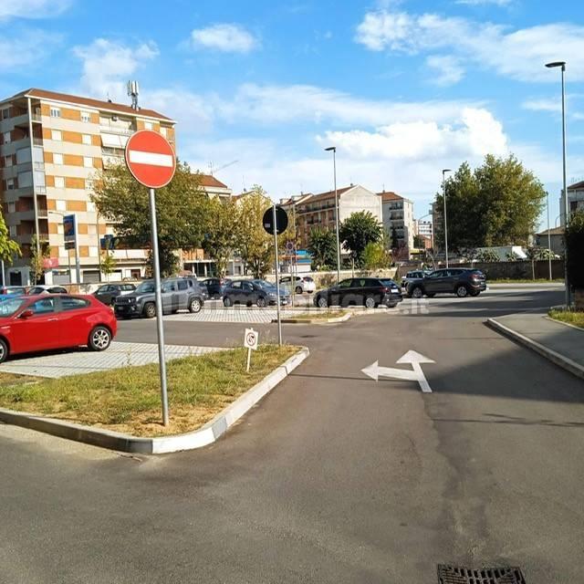Trilocale via Pietro Cossa 105, Parella, Torino