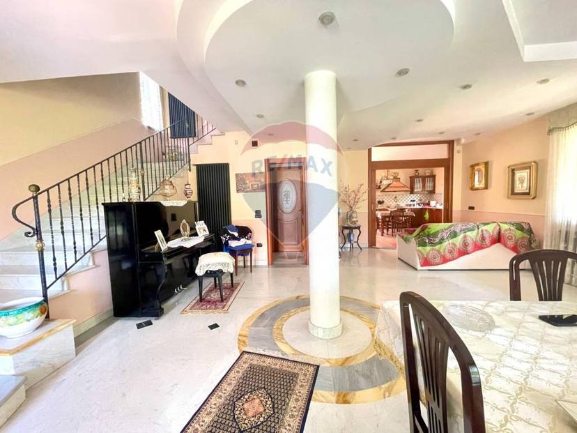 Villa unifamiliare, buono stato, 240 m², Centro, Marano di Napoli