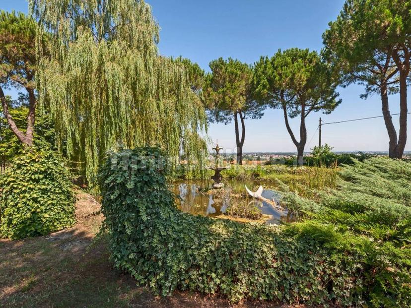 Villa plurifamiliare via del Pino 2, Ozzano dell'Emilia