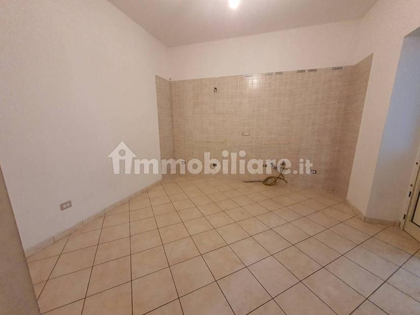 Terratetto plurifamiliare via Vincenzo Giuliani 48, Centro, Poggiomarino