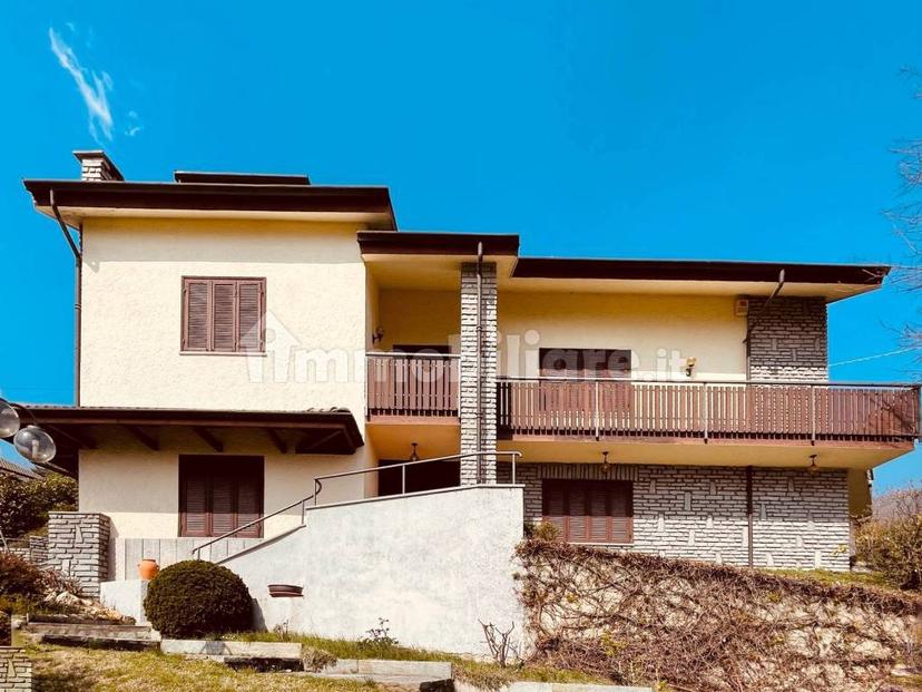 Villa unifamiliare via Bescheis Borello, Centro, Torre Pellice