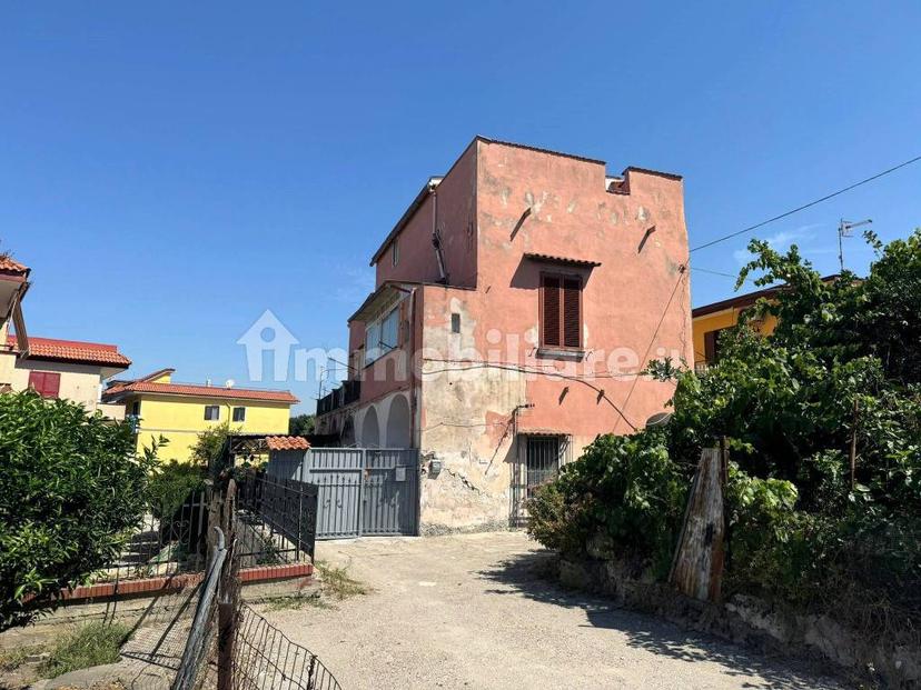 Villa plurifamiliare via Nuova Caprile 36C, Centro, Ercolano