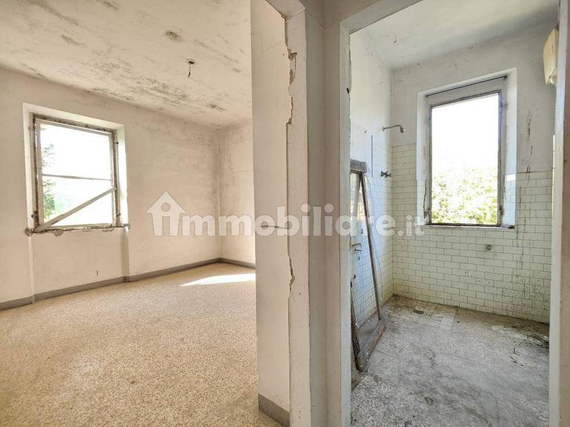 Terratetto unifamiliare 1160 m², da ristrutturare, Fucecchio