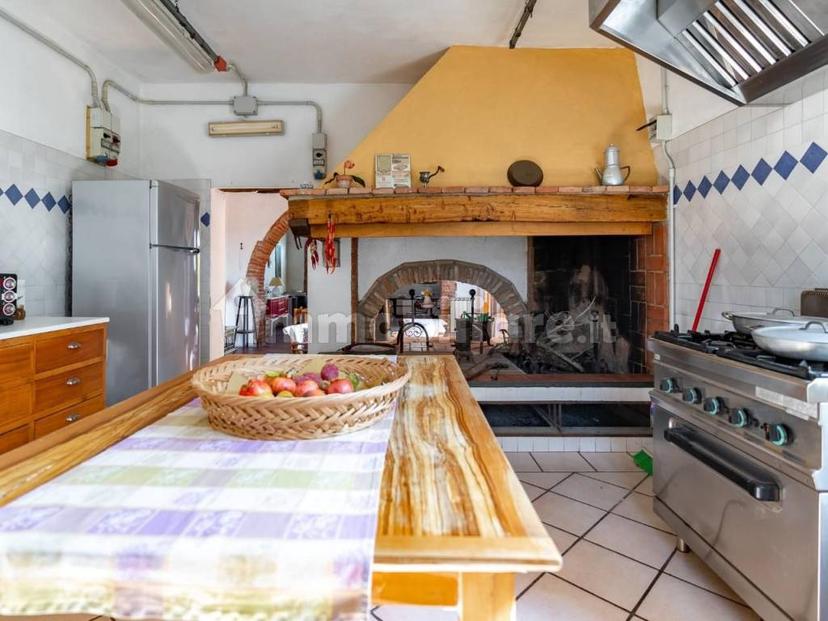 Casa colonica via Amerini,  50059, Vinci
