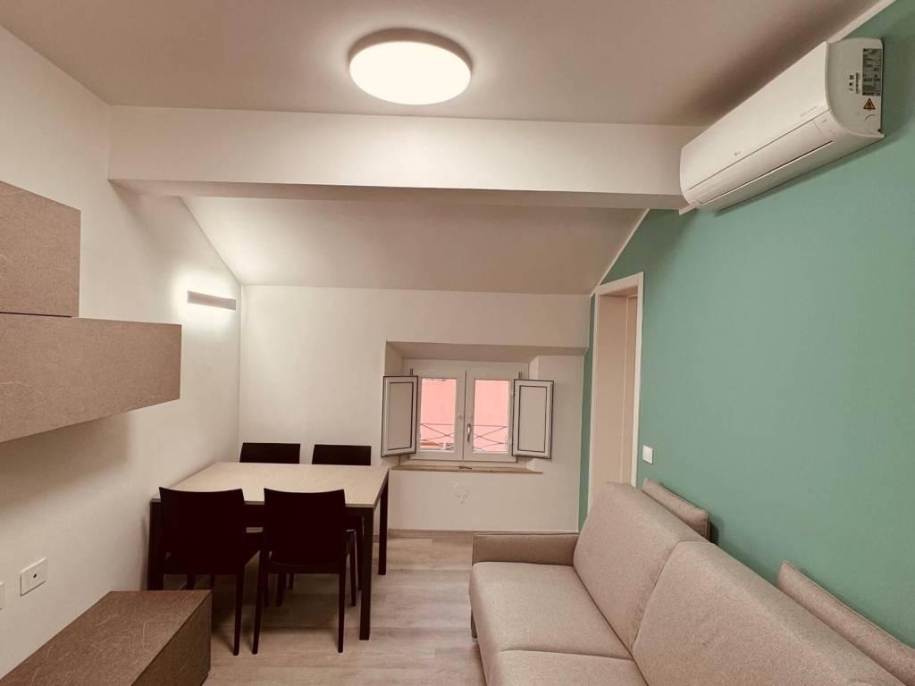 Mansarda ottimo stato, 35 m², Centro Storico, Modena