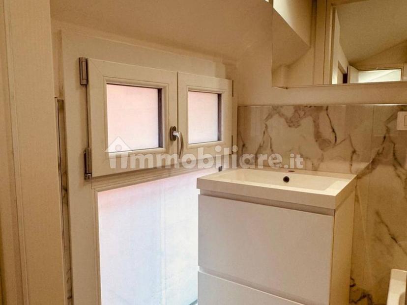 Mansarda ottimo stato, 35 m², Centro Storico, Modena — foto 17 di 18